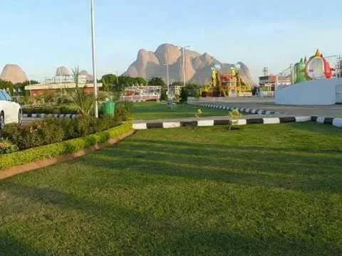 “الأمن يتعقب نشاط العصابات في جميع المناطق” … استيلاء على سيارات مسروقة وأسلحة متنوعة ومخدرات في كسلا