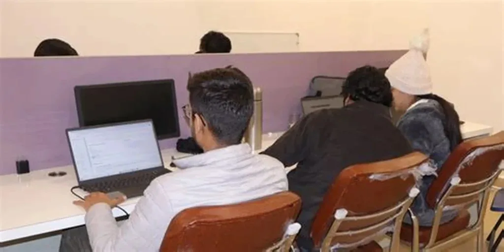 كل ما تحتاج لمعرفته حول نظام الدبلومات الفنية 2025 والمعاهد المعتمدة للتوظيف المباشر