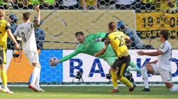 كورتوا يسجل أعلى نسبة تصديات ناجحة مع ريال مدريد في بطولة كأس العالم للأندية