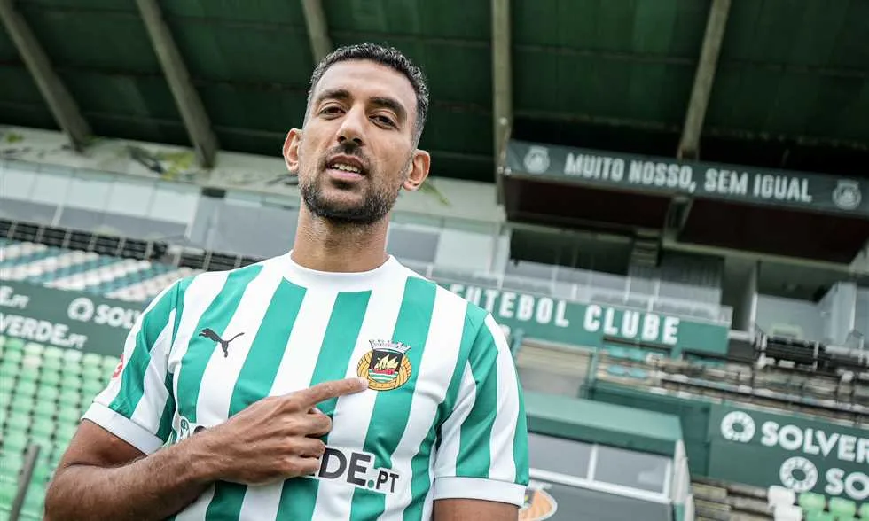 كوكا يتدرب بشكل منفرد مع نادي الاتفاق في البرتغال كوكا يتدرب بشكل منفرد مع نادي الاتفاق في البرتغال