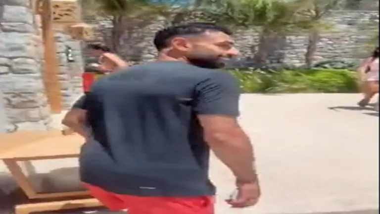 كوكا يشارك فيديو مضحك مع محمد صلاح بعد انتصاره عليه في مباراة تنس