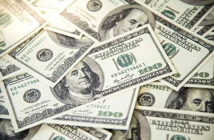 كيف أثر قرار تثبيت سعر الفائدة في مصر على سعر الدولار؟ كيف أثر قرار تثبيت سعر الفائدة في مصر على سعر الدولار؟