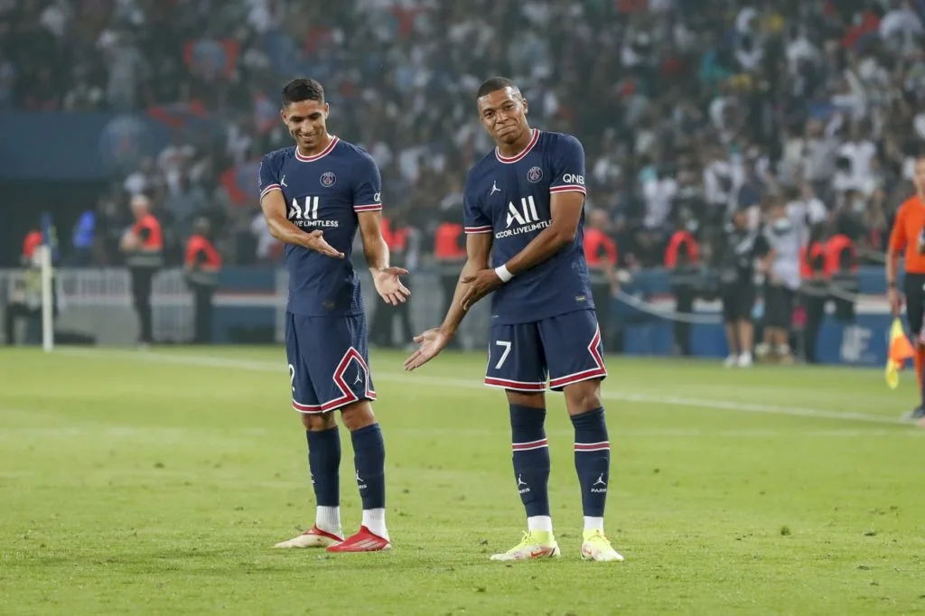 كيليان مبابي يستمتع بعطلة الصيف برفقة حكيمي.. فيديو كيليان مبابي يستمتع بعطلة الصيف برفقة حكيمي.. فيديو
