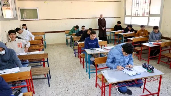 لأول مرة.. طلاب الثانوية العامة 2025 يتناولون امتحاني الرياضيات المتقدمة والجيولوجيا لأول مرة.. طلاب الثانوية العامة 2025 يتناولون امتحاني الرياضيات المتقدمة والجيولوجيا