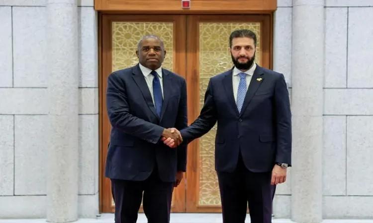 لأول مرة في زيارة دمشق: المملكة المتحدة تستأنف علاقاتها الدبلوماسية مع سوريا لأول مرة في زيارة دمشق: المملكة المتحدة تستأنف علاقاتها الدبلوماسية مع سوريا