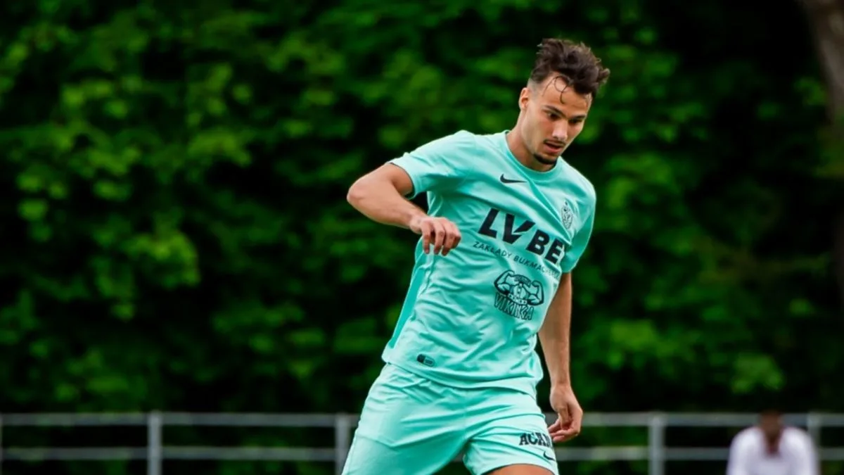 لاعب الأهلي الأسبق: أسد الحملاوي كان قريباً من الانضمام للأحمر بعد توقيع وسام أبو علي لاعب الأهلي الأسبق: أسد الحملاوي كان قريباً من الانضمام للأحمر بعد توقيع وسام أبو علي