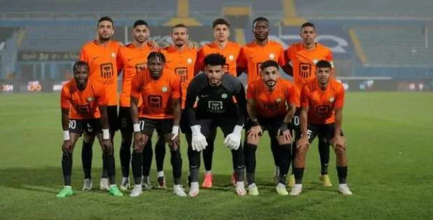 لاعب البنك الأهلي يغادر معسكر الفريق للتحضير للانتقال إلى الزمالك لاعب البنك الأهلي يغادر معسكر الفريق للتحضير للانتقال إلى الزمالك