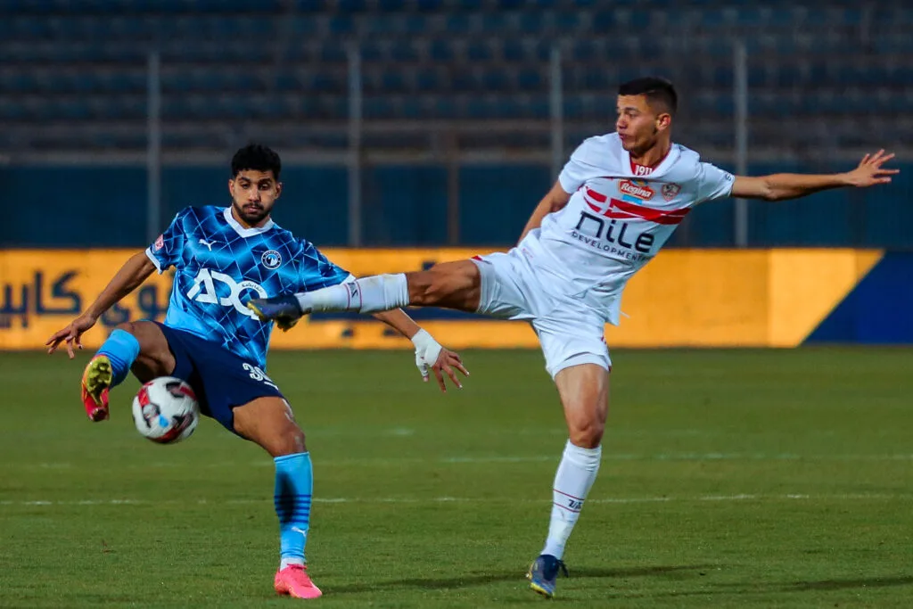 لاعب الجزيرة الإماراتي الأسبق يجذب الانتباه بصورة مع إبراهيم عادل