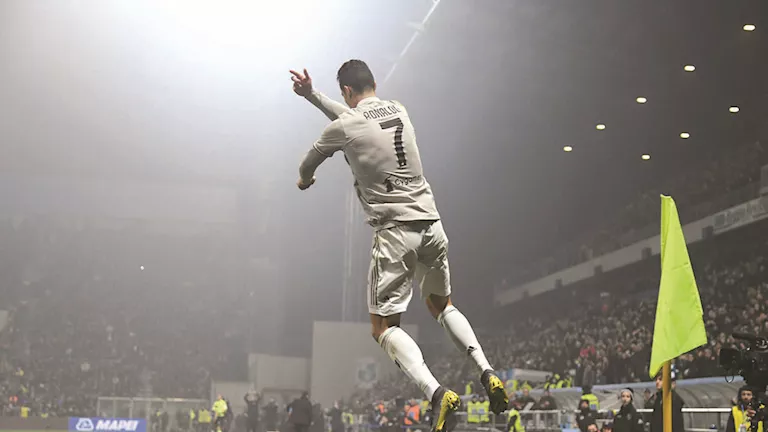 لاعب برازيلي suffers serious injury during Ronaldo’s celebration (video) لاعب برازيلي suffers serious injury during Ronaldo’s celebration (video)