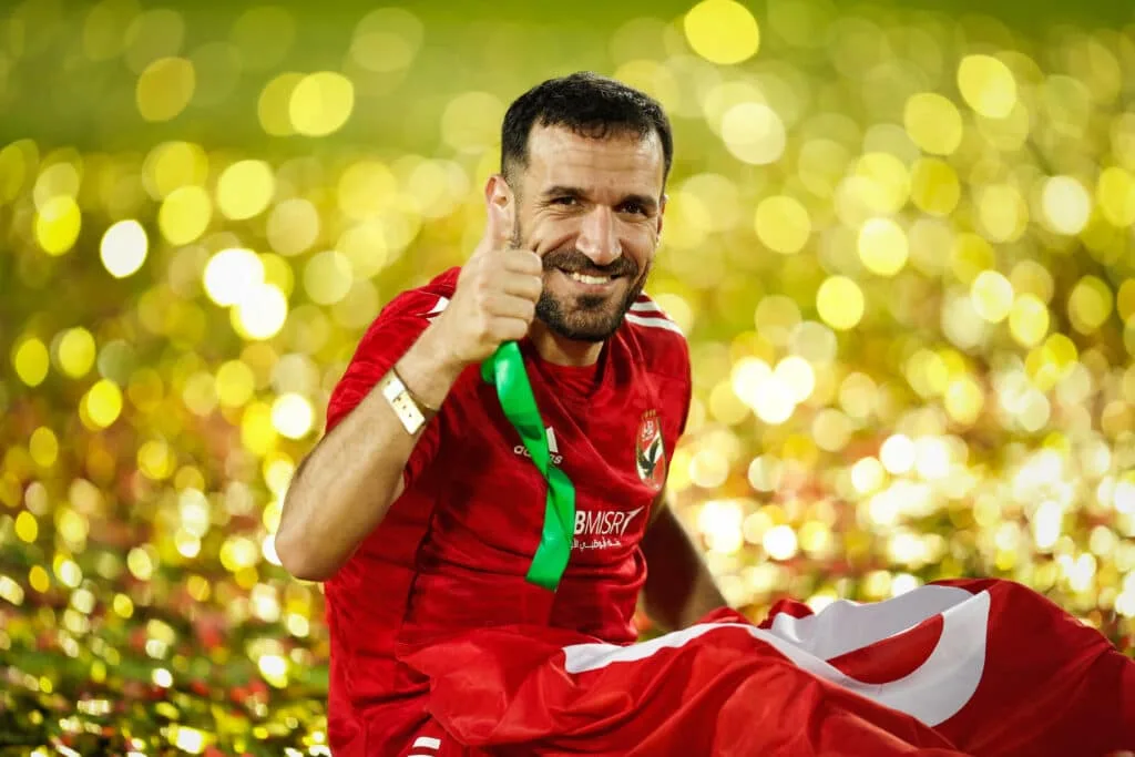 لاعب مصاب يجري الفحص الطبي قبل الانضمام إلى ناديه الجديد لاعب مصاب يجري الفحص الطبي قبل الانضمام إلى ناديه الجديد