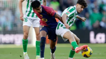 لاعب مغربي يشارك في احتفال عيد ميلاد لامين يامال