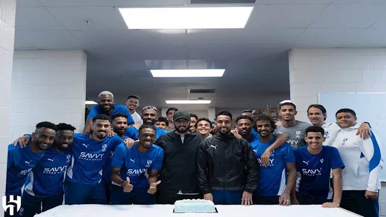لاعبو الهلال السعودي يهنئون رئيس النادي بمناسبة قدوم مولودته الجديدة (صور) لاعبو الهلال السعودي يهنئون رئيس النادي بمناسبة قدوم مولودته الجديدة (صور)