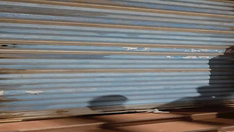 لترشيد استهلاك الكهرباء.. تسجيل 145 مخالفة ضد المتاجر غير الم complying مع قرار الإغلاق لترشيد استهلاك الكهرباء.. تسجيل 145 مخالفة ضد المتاجر غير الم complying مع قرار الإغلاق
