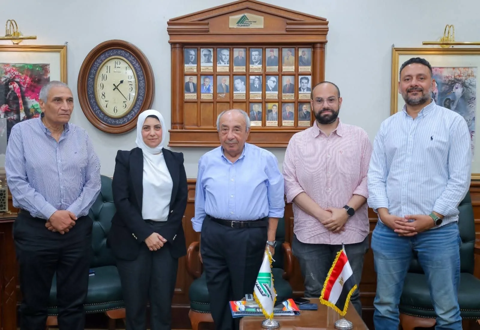 لجنة الشباب والتواصل الطلابي تستعرض سبل التعاون مع شركة لتدريب وتوظيف المهندسين