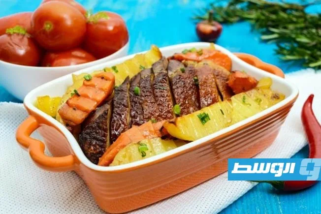 لحم مشوي في الفرن مع خضروات محمصة