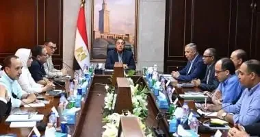لحماية أرواح المواطنين.. «مدبولي» يُوجه بحصر الأراضي لإنشاء وحدات سكنية بديلاً للمباني الآيلة للسقوط في الإسكندرية. لحماية أرواح المواطنين.. «مدبولي» يُوجه بحصر الأراضي لإنشاء وحدات سكنية بديلاً للمباني الآيلة للسقوط في الإسكندرية.