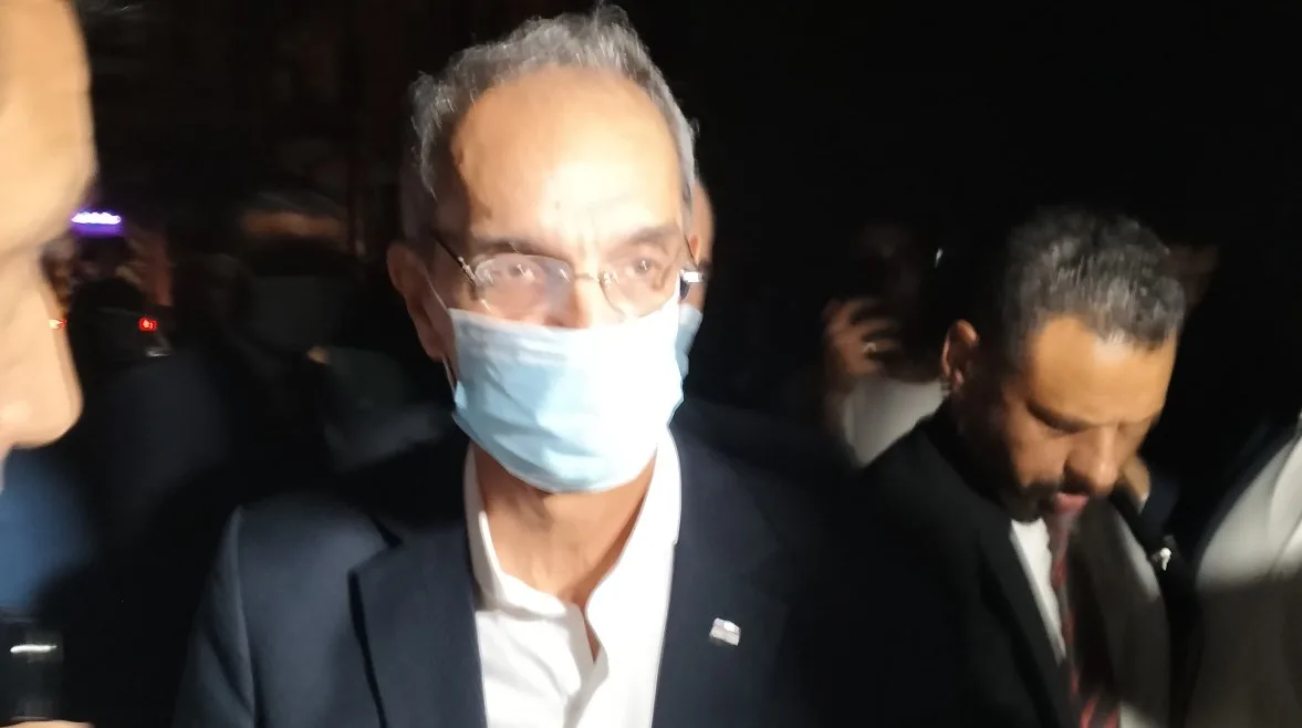 لرصد التطورات في الموقع.. وزير الاتصالات يتوجه إلى موقع حريق سنترال رمسيس لرصد التطورات في الموقع.. وزير الاتصالات يتوجه إلى موقع حريق سنترال رمسيس