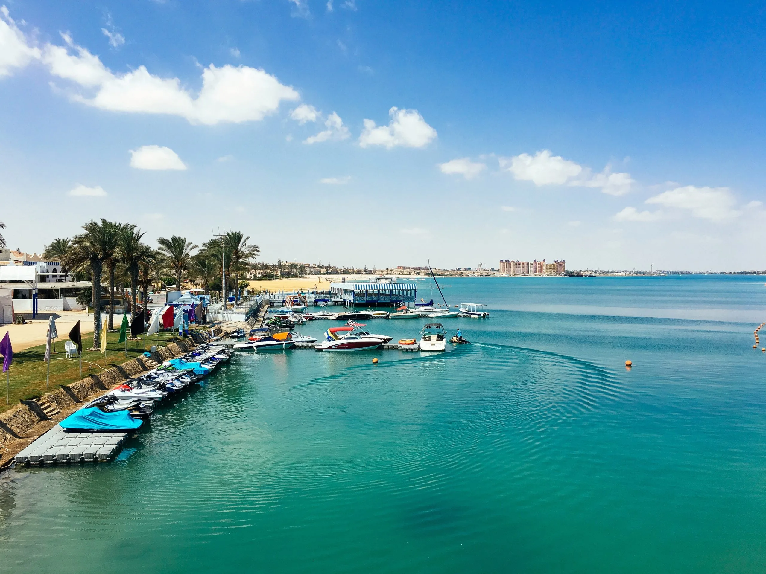 لسكان القرى السياحية.. “مارينا بيتش” شاطئ إضافي ضمن مجموعة الشواطئ في مارينا