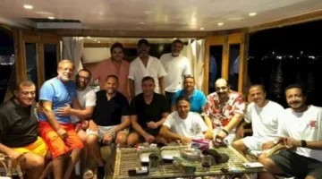 “لقاء الأصدقاء الرائع”.. شريف منير يشارك صورة مع نجوم الفن في الساحل الشمالي