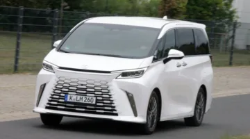 لكزس تكشف النقاب عن سيارتها الفان LM 350h