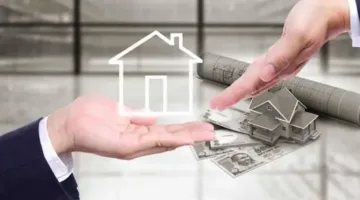 لماذا يُسمح لمصرف الإسكان بشرط السداد بالدولار بينما يُمنع الآخرون من ذلك؟