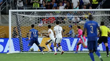 “لمسة برازيلية”.. الهلال يحقق انتصاره على مانشستر سيتي بهدفين من ليوناردو ومالكوم