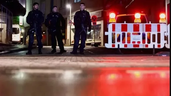 لندن: وفاة شخصين نتيجة هجوم بالطعن قرب جسر البرج لندن: وفاة شخصين نتيجة هجوم بالطعن قرب جسر البرج