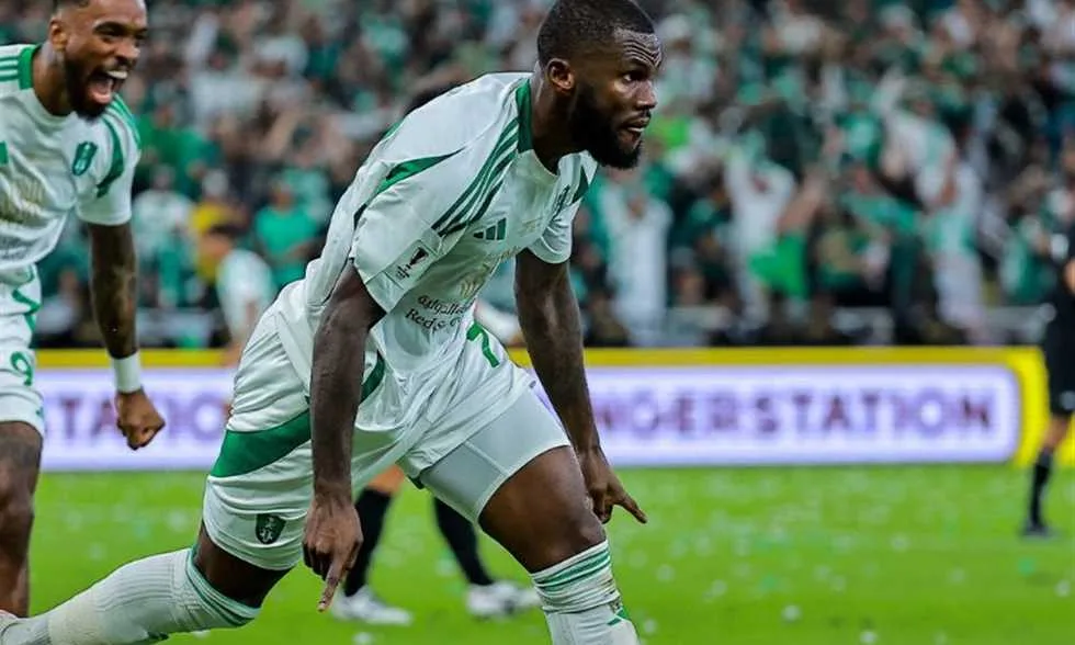 ليدز ينافس فيورنتينا للحصول على توقيع كيسي ليدز ينافس فيورنتينا للحصول على توقيع كيسي