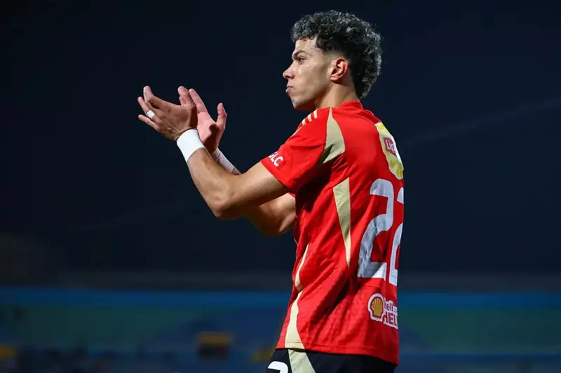 “ليس للبيع”.. مصدر يكشف لـ”يلا كورة” حقيقة تلقي الأهلي عرضاً سعودياً لانتقال إمام عاشور “ليس للبيع”.. مصدر يكشف لـ”يلا كورة” حقيقة تلقي الأهلي عرضاً سعودياً لانتقال إمام عاشور