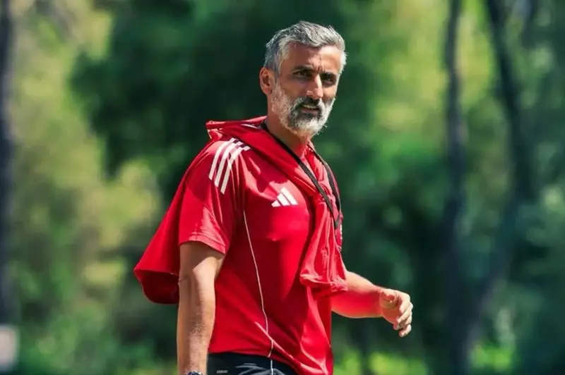 “ليس مدربًا فحسب، بل كأب أيضًا”: لاعب أورلاندو السابق يستعرض مميزات خوسيه ريبيرو.