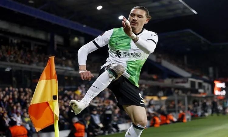 ليفربول يتجه نحو ضم مهاجم جديد كبديل لـ “نونيز”