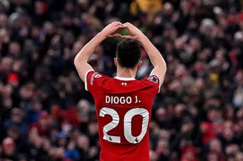 ليفربول يعلن عن وقف استخدام الرقم 20 نهائيًا تكريمًا لجوتا (فيديو) ليفربول يعلن عن وقف استخدام الرقم 20 نهائيًا تكريمًا لجوتا (فيديو)