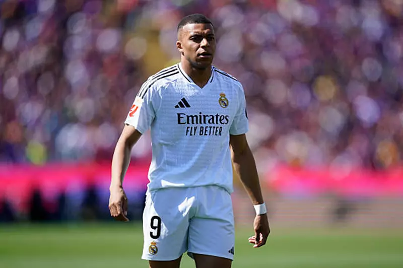 ليكيب: مبابي سيحصل على الرقم 10 في ريال مدريد خلال الموسم القادم. ليكيب: مبابي سيحصل على الرقم 10 في ريال مدريد خلال الموسم القادم.