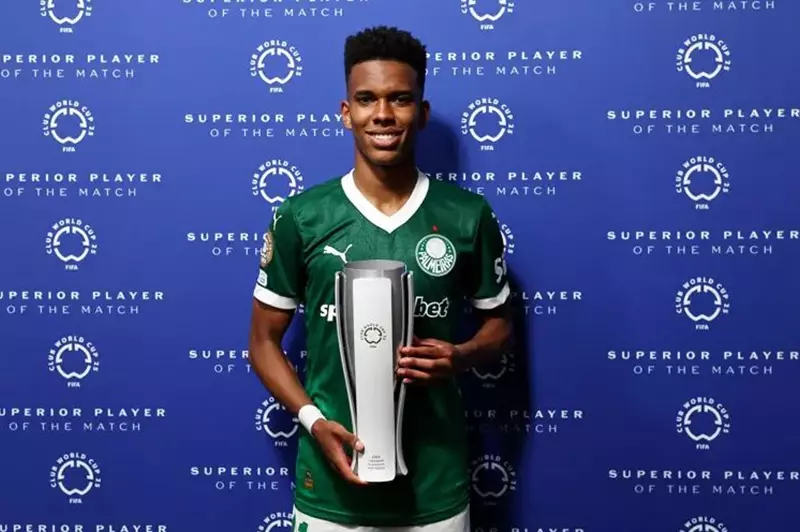 ليلة تأريخية للوداع.. إستيفاو يحصد جائزة أفضل لاعب في مباراة تشيلسي وبالميراس ليلة تأريخية للوداع.. إستيفاو يحصد جائزة أفضل لاعب في مباراة تشيلسي وبالميراس