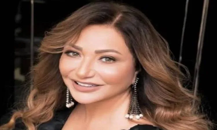 ليلى علوي تُتوّج كأفضل نجمة في الدورة 41 لمهرجان الإسكندرية السينمائي لدول البحر المتوسط