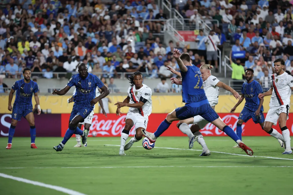 ليوناردو: تفكرت في والدتي المريضة بعد تسجيلي الهدف ضد مانشستر سيتي ليوناردو: تفكرت في والدتي المريضة بعد تسجيلي الهدف ضد مانشستر سيتي