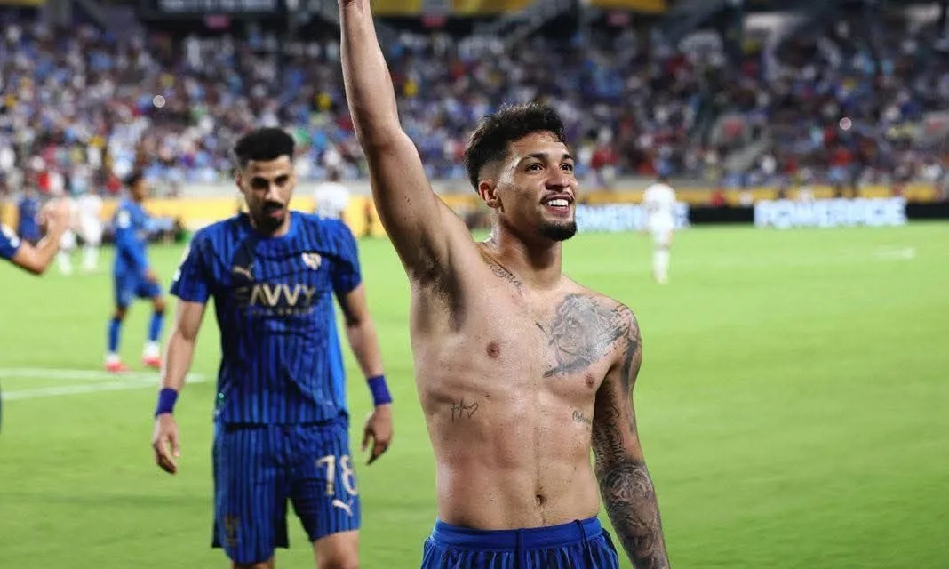 ليوناردو يتألق كأفضل لاعب في مباراة مانشستر سيتي ببطولة كأس العالم للأندية لدور الـ16 ليوناردو يتألق كأفضل لاعب في مباراة مانشستر سيتي ببطولة كأس العالم للأندية لدور الـ16