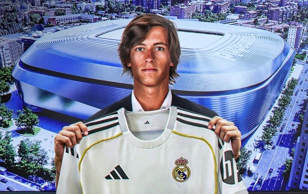 مؤتمر تقديم ألفارو كاريراس كلاعب جديد في ريال مدريد مؤتمر تقديم ألفارو كاريراس كلاعب جديد في ريال مدريد