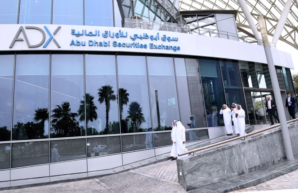 مؤشر سوق أبوظبي يتجاوز 10 آلاف نقطة، مسجلاً أعلى مستوى له منذ فبراير 2023. مؤشر سوق أبوظبي يتجاوز 10 آلاف نقطة، مسجلاً أعلى مستوى له منذ فبراير 2023.