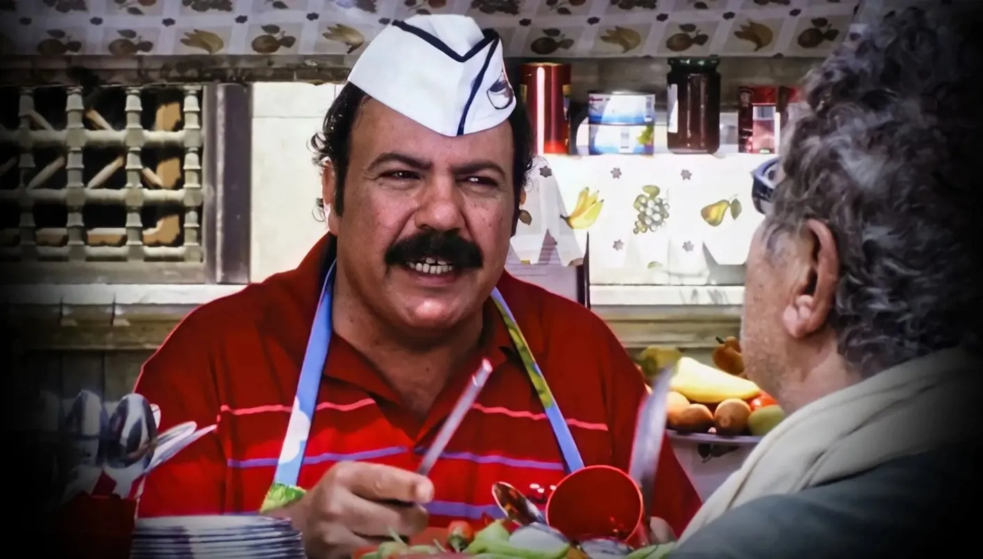 مؤلف “طباخ الريس” يوضح تأثير عادل إمام (فيديو)