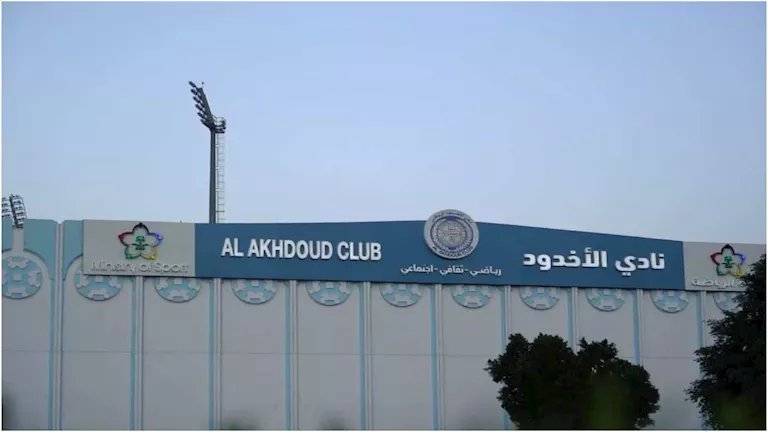 ما المعلومات المتوفرة عن نادي الأخدود السعودي الذي يتفاوض مع إمام عاشور؟