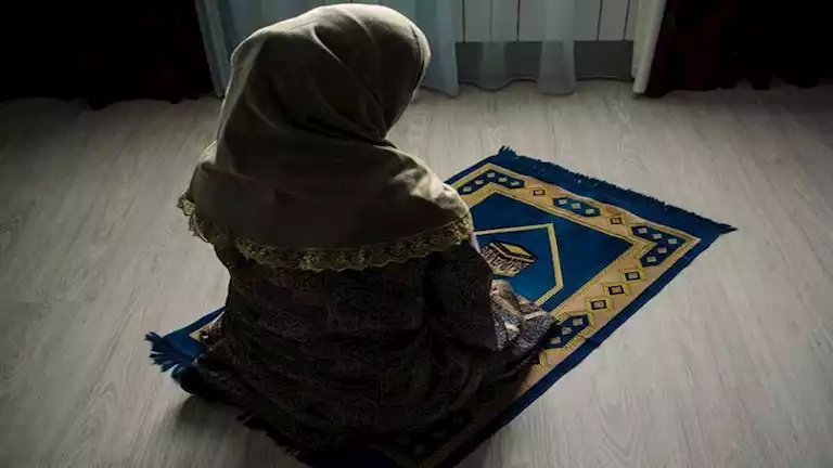 ما هو الحد الأدنى الذي يمكن للمرأة أن تدرك به الصلاة بعد انقطاع حيضها؟ ما هو الحد الأدنى الذي يمكن للمرأة أن تدرك به الصلاة بعد انقطاع حيضها؟