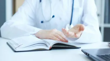 ما هو الحكم الشرعي لاحتساب الطبيب عمولة مقابل توجيه المرضى إلى معامل محددة؟
