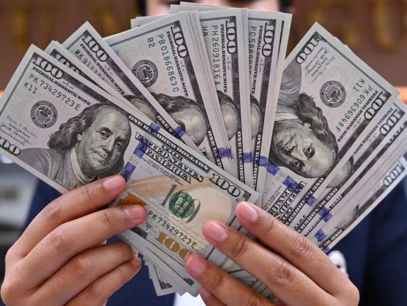 ما هو سعر الدولار اليوم في مصر؟ إليك الأسعار الرسمية لدى البنوك. ما هو سعر الدولار اليوم في مصر؟ إليك الأسعار الرسمية لدى البنوك.