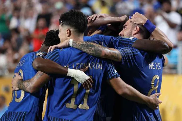 ما هي أبرز تعليقات الصحف السعودية على انتصار الهلال التاريخي على مانشستر سيتي؟