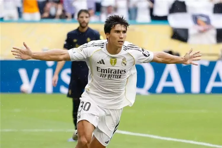 ماركا: إندريك يواجه تحديًا مع ريال مدريد “لا تراجع ولا استسلام”