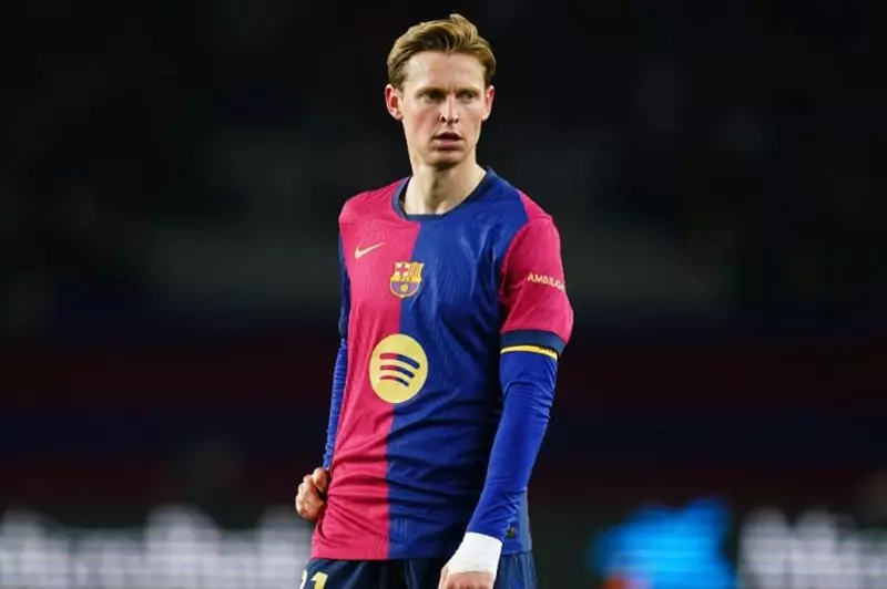 ماركا: برشلونة في انتظار جواب دي يونج حول تجديد عقده ماركا: برشلونة في انتظار جواب دي يونج حول تجديد عقده