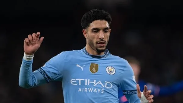 مانشستر سيتي يستأنف تدريباته استعدادًا للموسم المقبل.. وعمر مرموش يبرز كموهبة جديدة. مانشستر سيتي يستأنف تدريباته استعدادًا للموسم المقبل.. وعمر مرموش يبرز كموهبة جديدة.