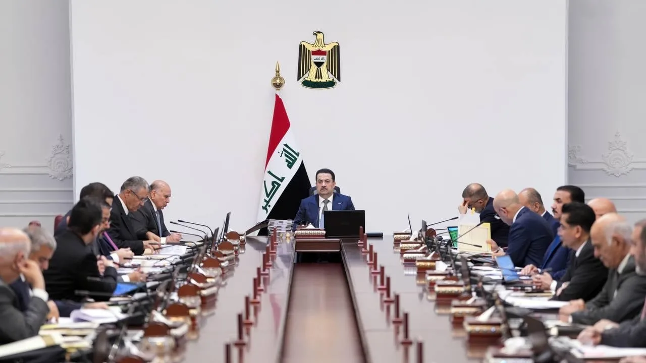 مجلس الوزراء ينشئ لجنة لمناقشة الرواتب والإيرادات غير المودعة من الإقليم مجلس الوزراء ينشئ لجنة لمناقشة الرواتب والإيرادات غير المودعة من الإقليم