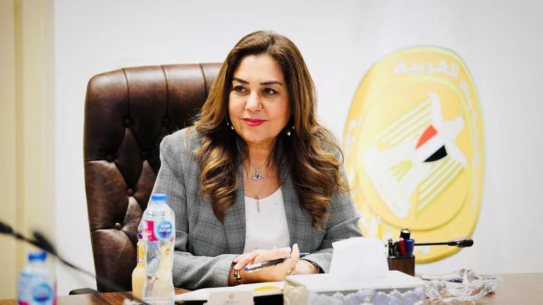 «مجلس الوزراء» يوافق على استقالة وزيرة البيئة ويكلف منال عوض بتولي مهامها مؤقتًا